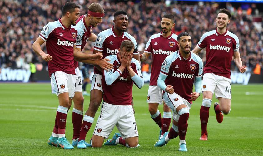 爆冷！争冠格局大乱，埃梅里神了：疯狂7连胜，距离榜首3分