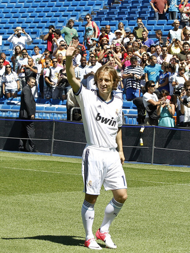 租借费200万欧+今夏2500万欧强制买断 罗马签下维拉前锋马伦