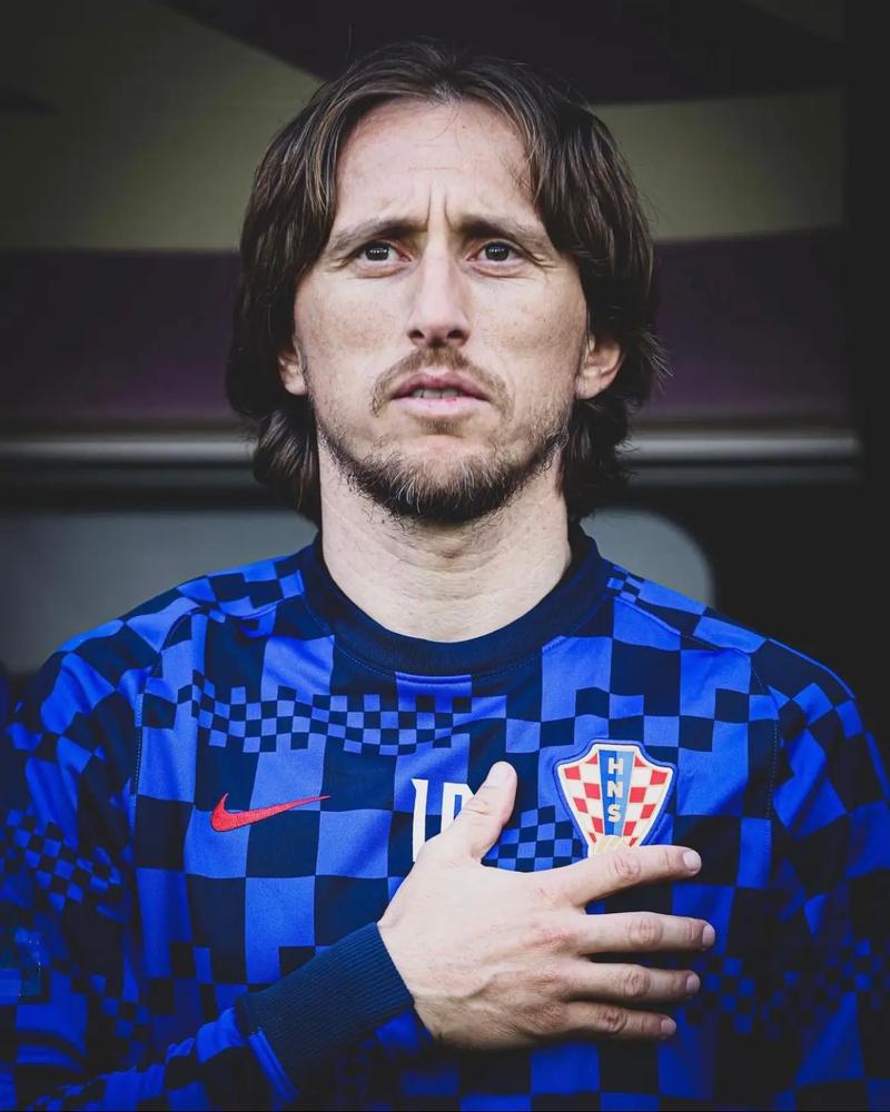 近25场20次得分上双，面对老詹砍31分，进入NBA第1年成球队非卖品